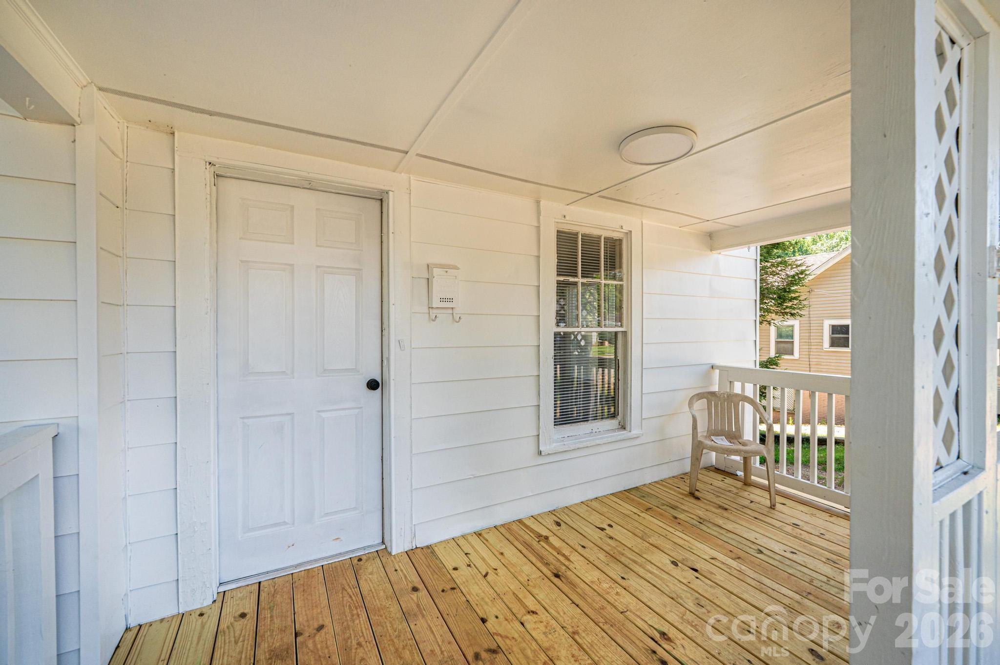 423 N Davis Avenue