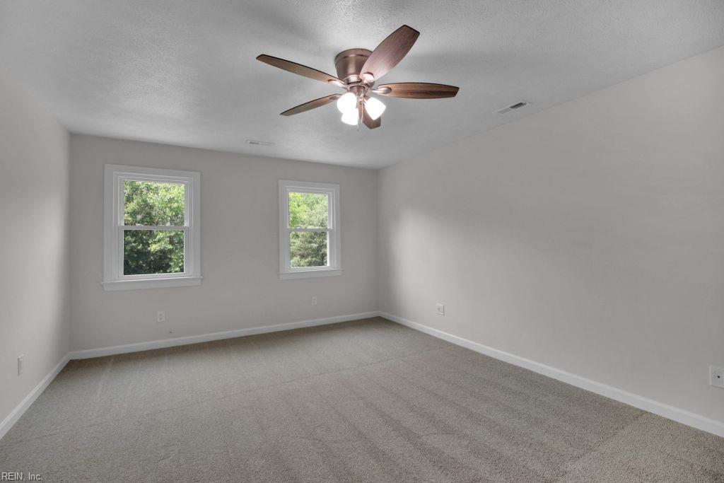 105 Londonderry Lane