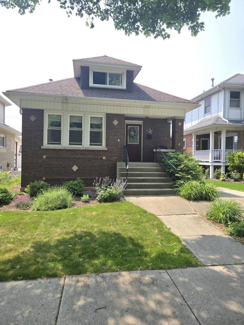 Wonderful well maintained 4 bedroom, 2 bath bungalow on a beautiful tree-lined street in Chicago's Edison Park. Close to Metra, plenty of restaurants and shopping in walking distance. Multiple car side drive. Recently built 2.5 car garage with loft for plenty of room for storage with custom lift. Fully furnished basement with full bath and custom built sauna. Large eat-in kitchen with custom cabinets and countertops.