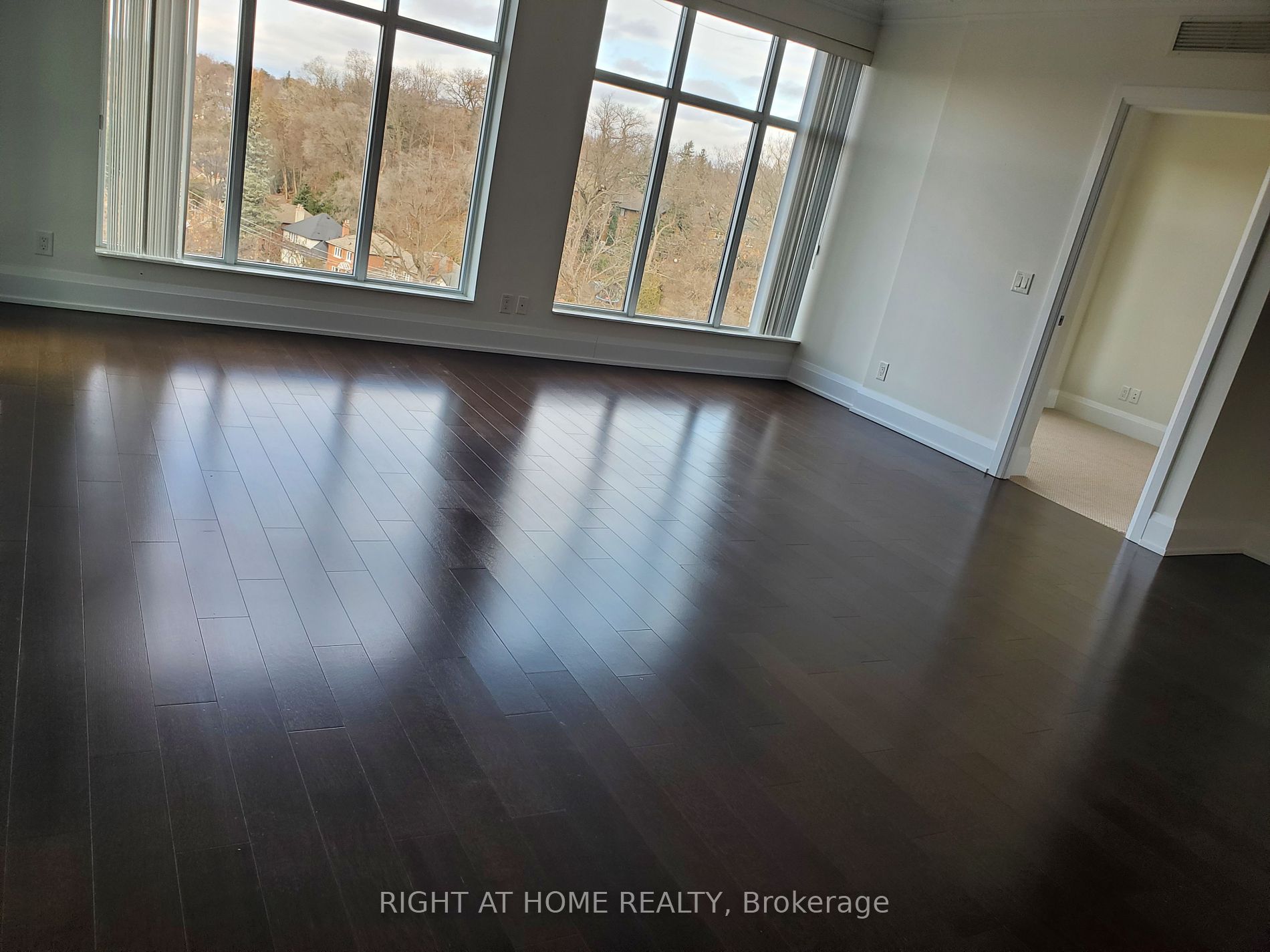 1 Old Mill Dr 825