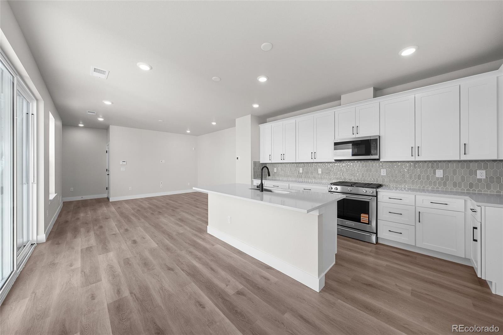 8737 Whiteclover Street