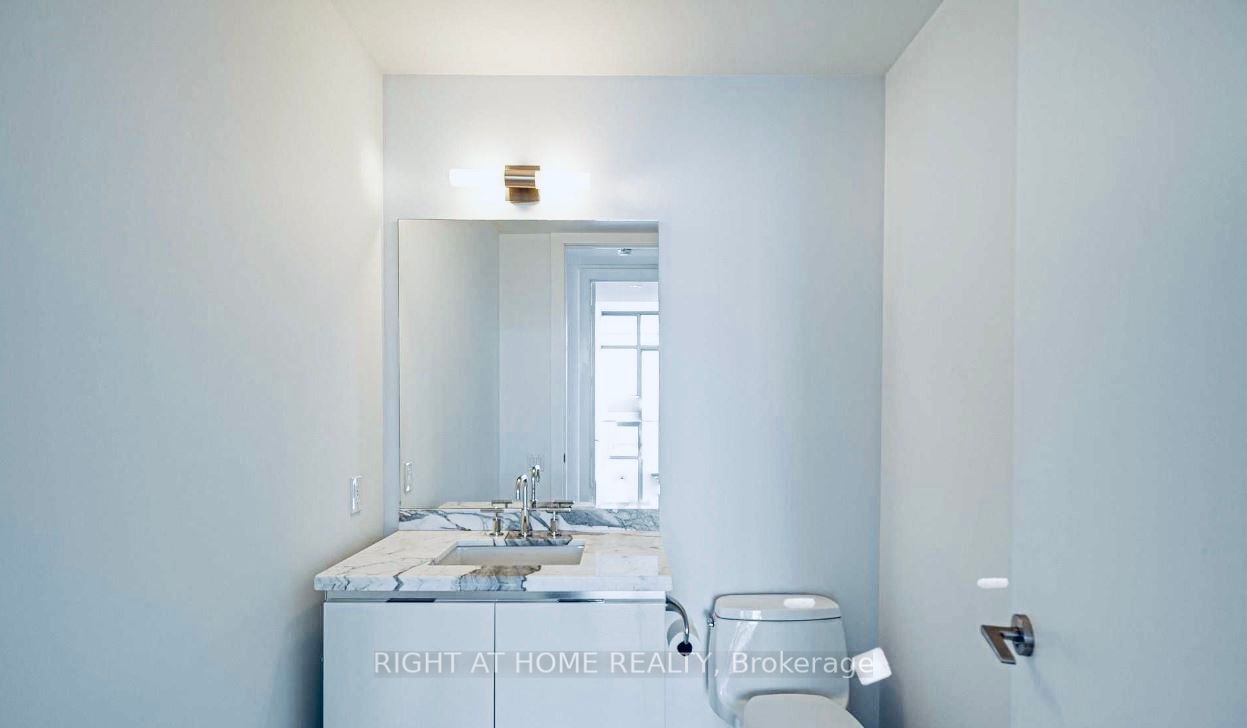 33 E Charles St 4504