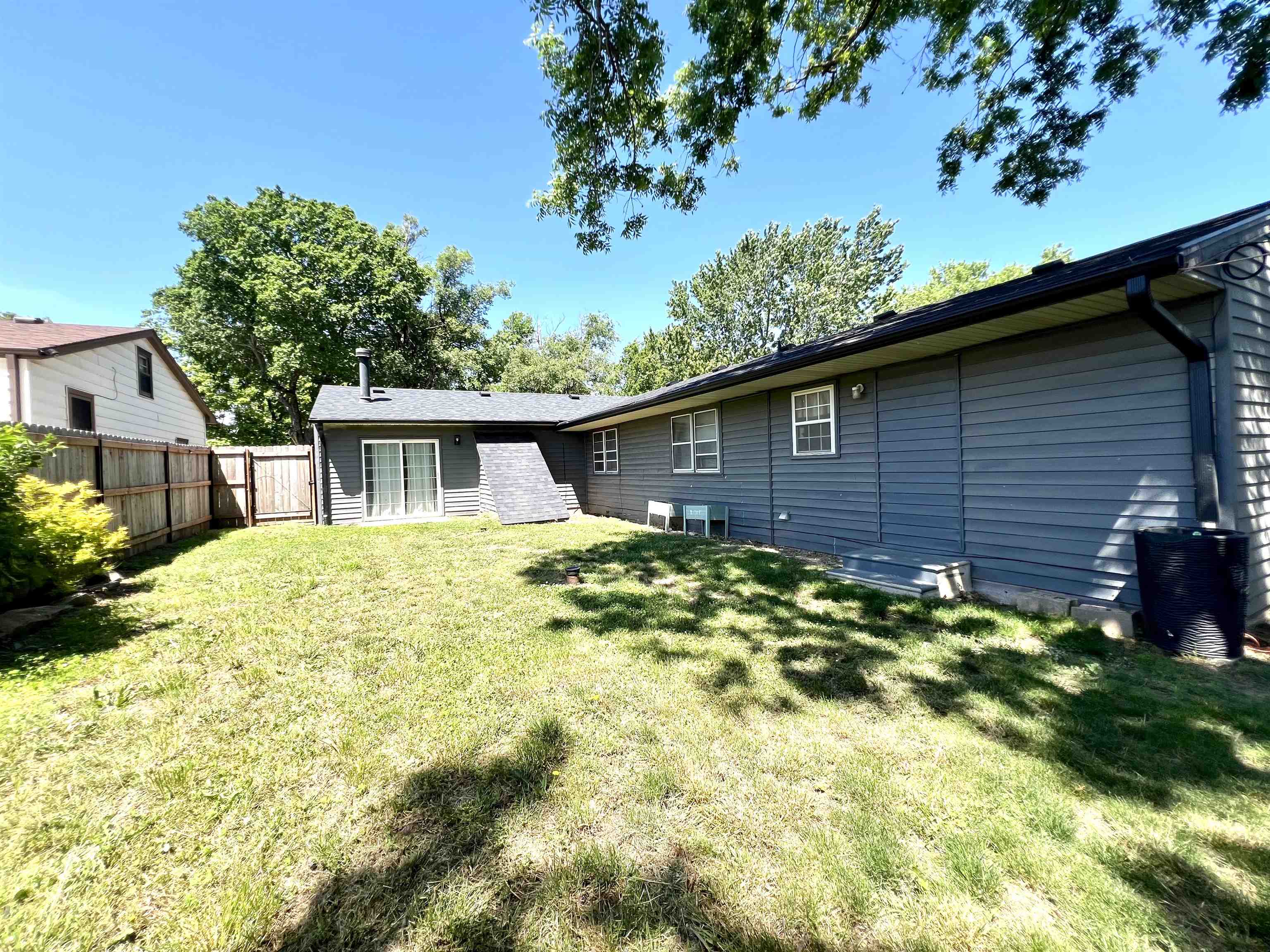 1124 N 7th