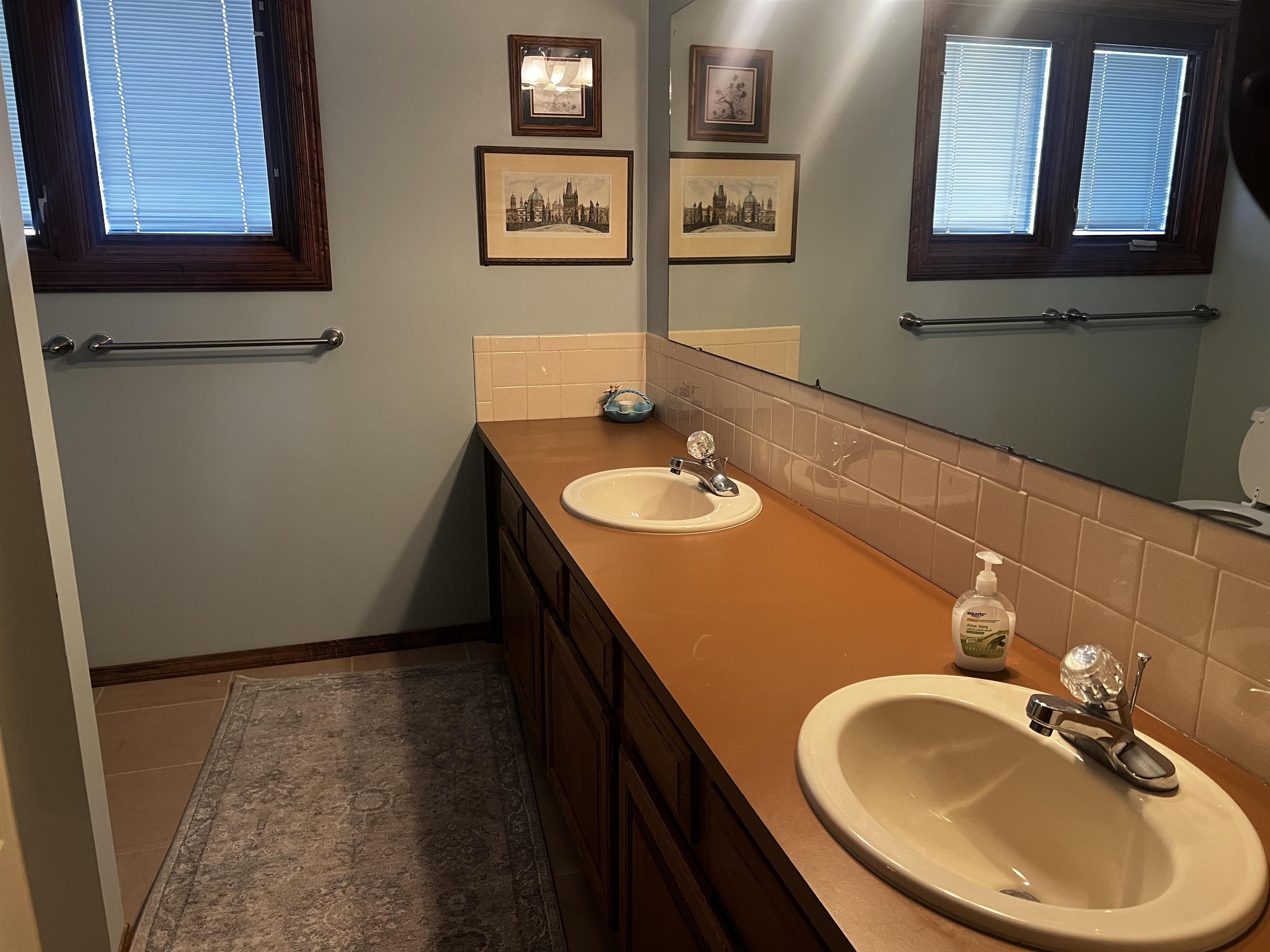 2305 N Squirrel Run