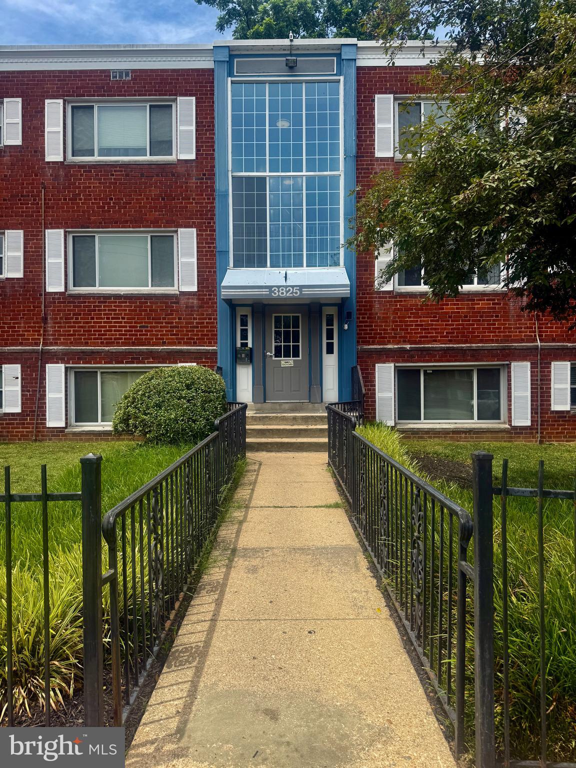 3825 Hamilton Street C-304