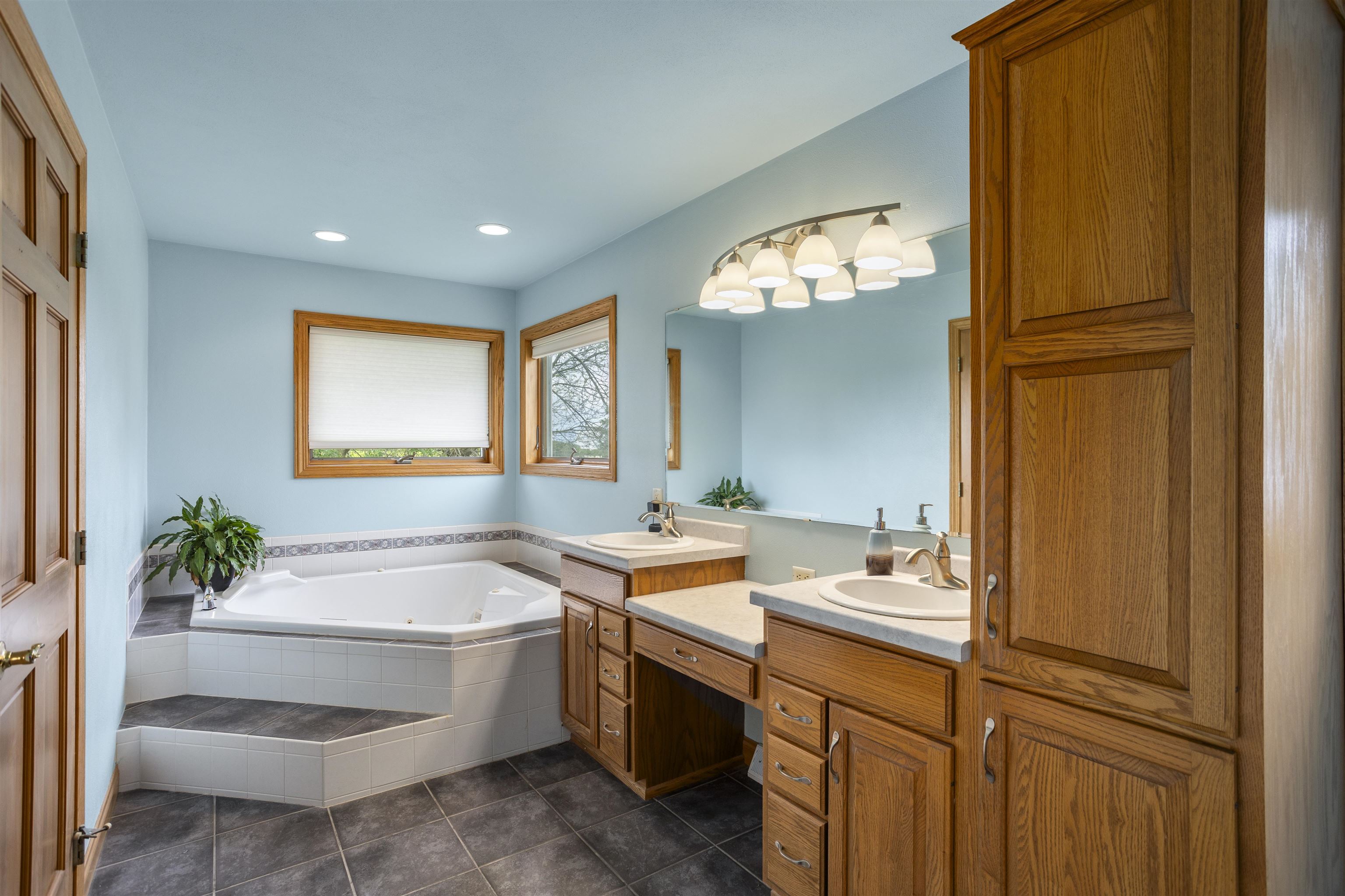 1501 E WYNDMERE Drive