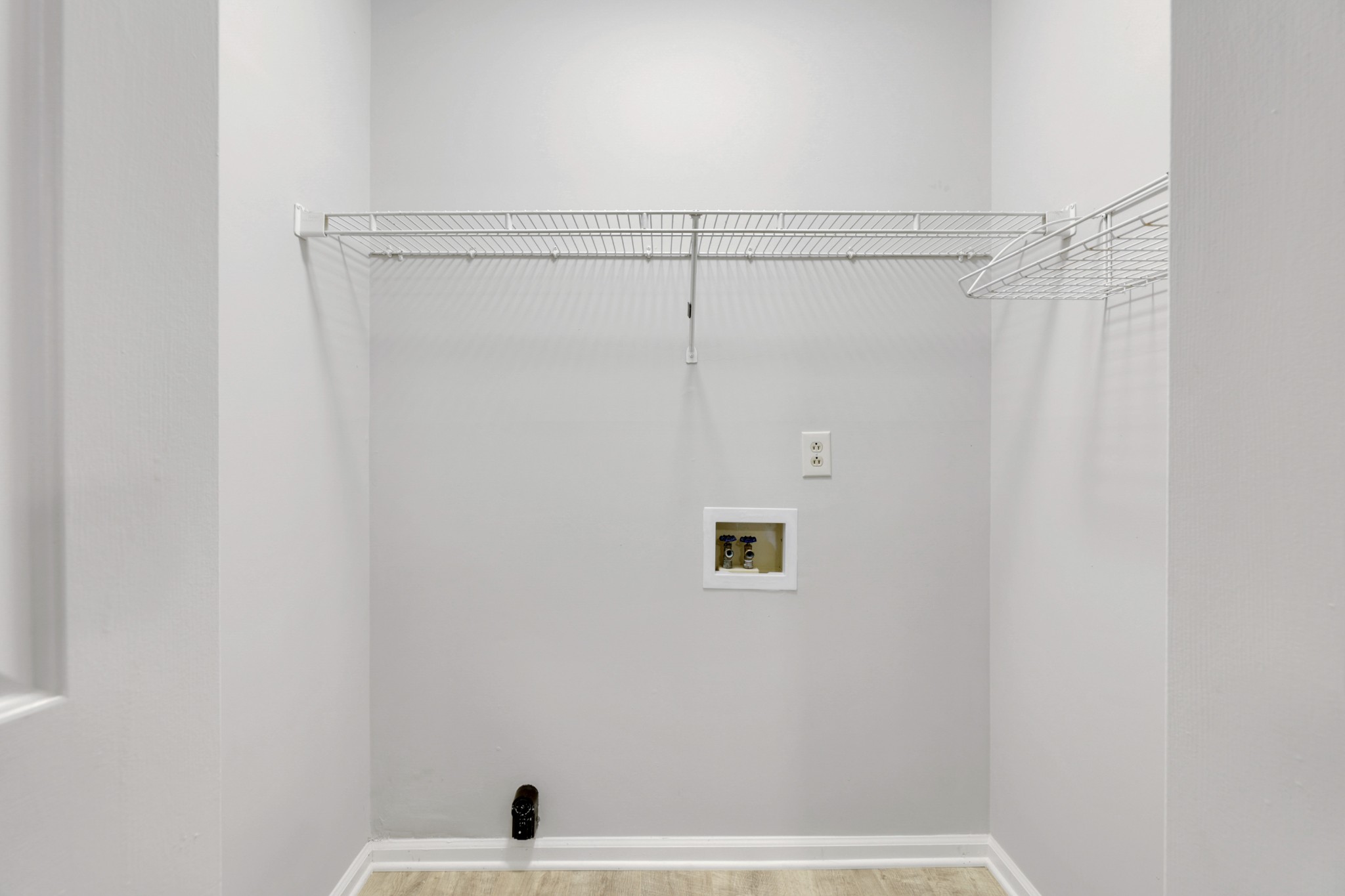 304 Hillside Ct