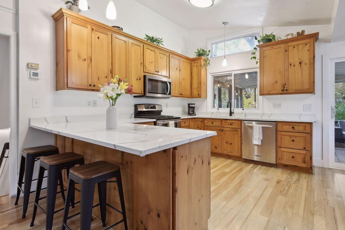 25640 Sunnyvale Lane