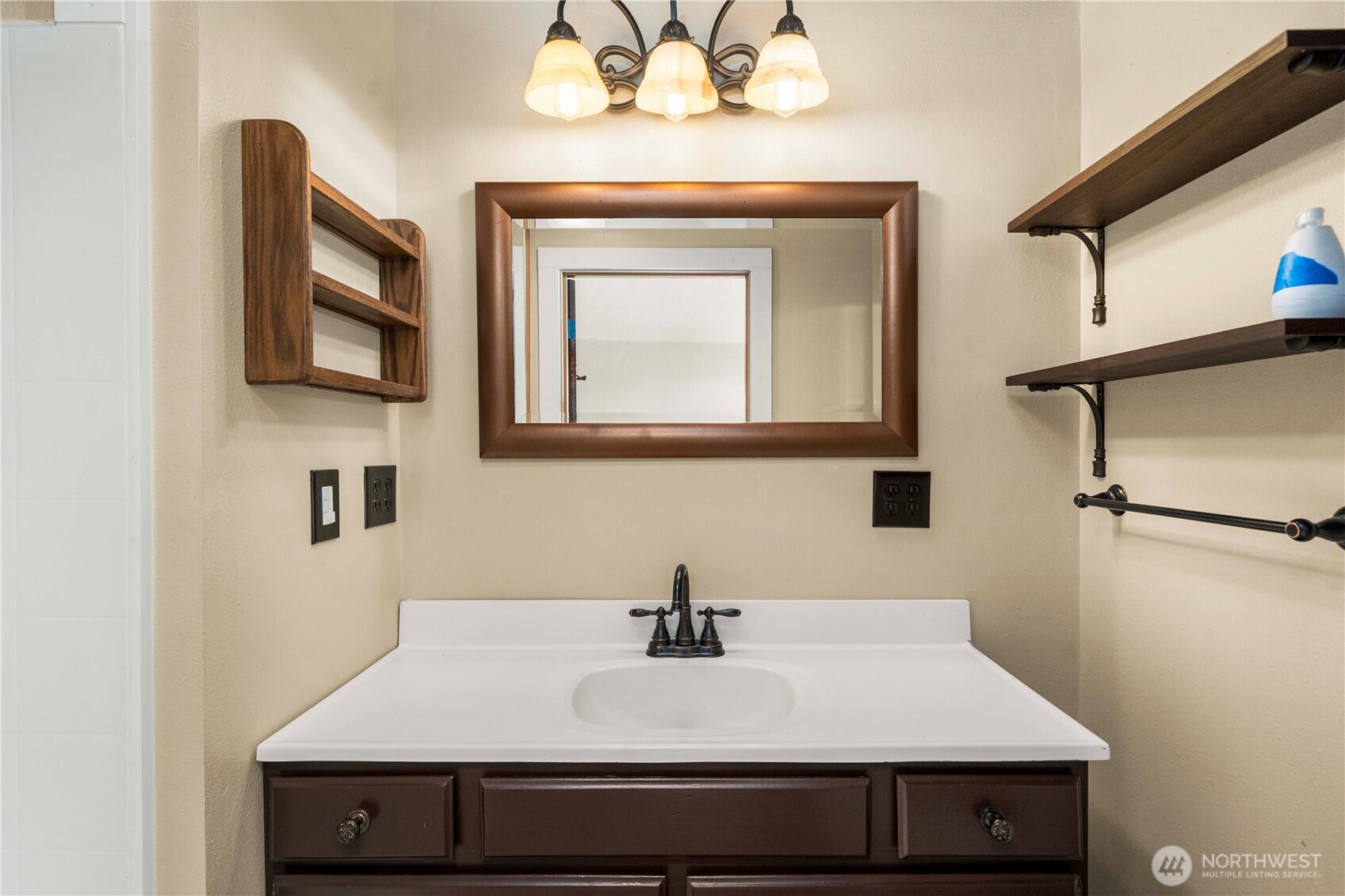 320 W Valley Highway E