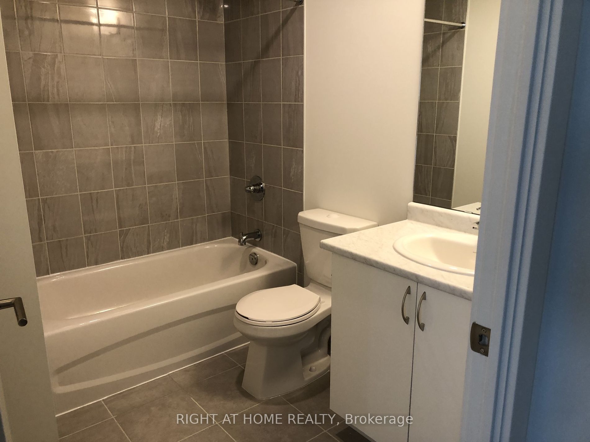 10 Wilby Cres 1801-S