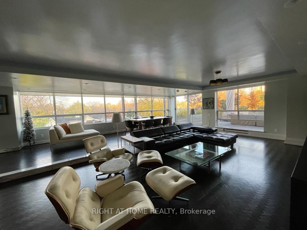 4 Lowther Ave 505