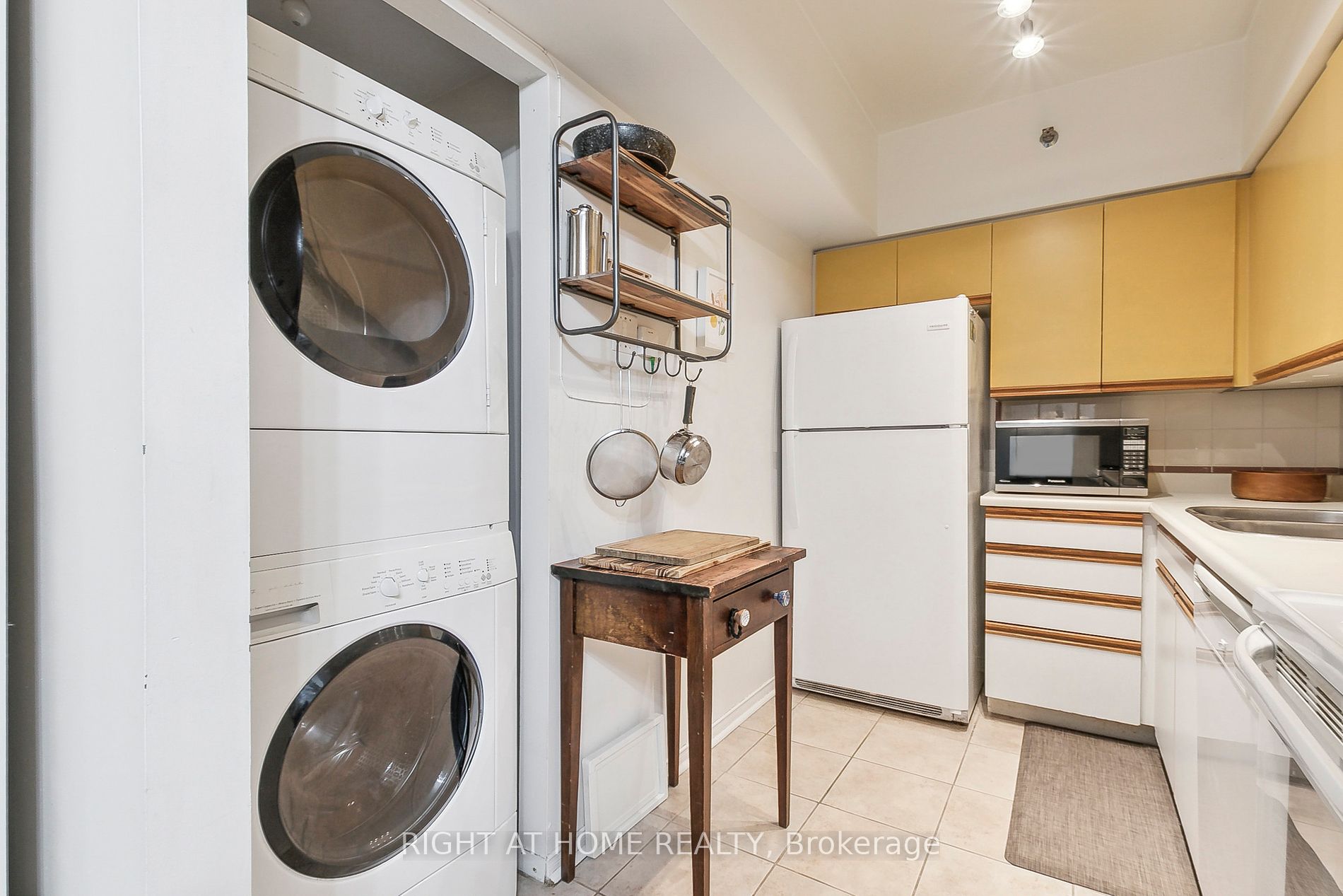 5800 E Sheppard Ave 304