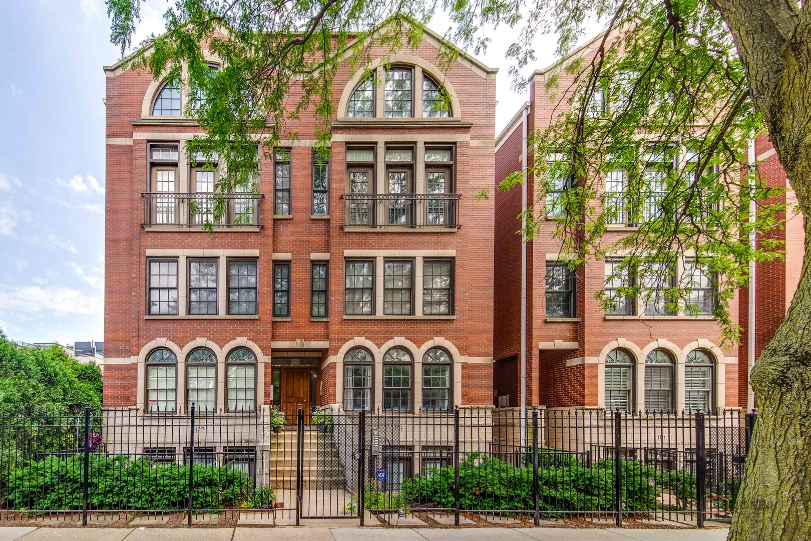 Gorgeous Old Town duplex down with two private outdoor spaces. This home features an open living area with a fireplace and a chef's kitchen complete with new quartz countertops, GE Profile appliances, and a custom island with built-in wine rack. The primary suite includes an en-suite bathroom with whirlpool tub. Both upstairs bathrooms have new quartz countertops, and the closets feature custom built-ins for organization and storage. The lower-level family room is wired for surround sound and offers flexibility for a home office or potential fourth bedroom. Additional features include two-zone HVAC, ample storage throughout, in-unit laundry, and one garage parking space. Located in the Lincoln School District and within minutes of the Brown and Red lines, Lincoln Park, and premier Old Town shopping and dining.