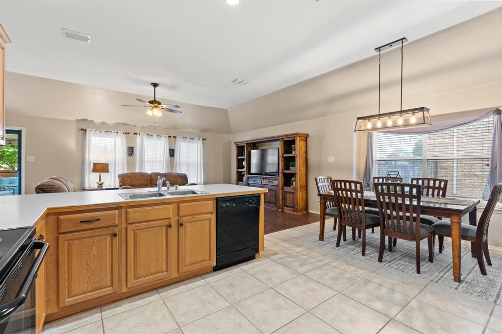 1252 Sweetwater Drive