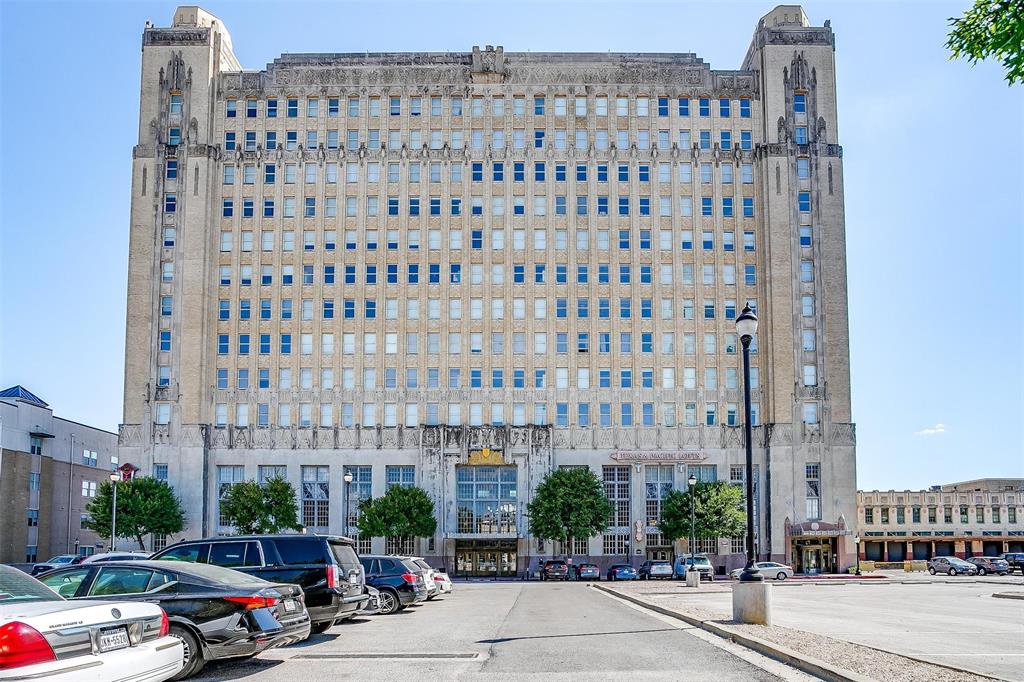 Great downtown location. Amazing 5th-floor view with southern exposure. Lease a piece of Fort Worth at the historic Texas and Pacific Lofts. 1930's style lobby with 24 concierge services. Original terrazzo floors throughout the unit, The kitchen has granite countertops and stainless appliances. The washer, dryer, and fridge will remain with the unit. Amenities include a media room, business center, owners lounge, fitness room, and resistance pool. The tenant has access to all common areas. Quick access to the Trinity Railway Express. Enjoy a worry-free, lock-and-leave lifestyle at T&P.