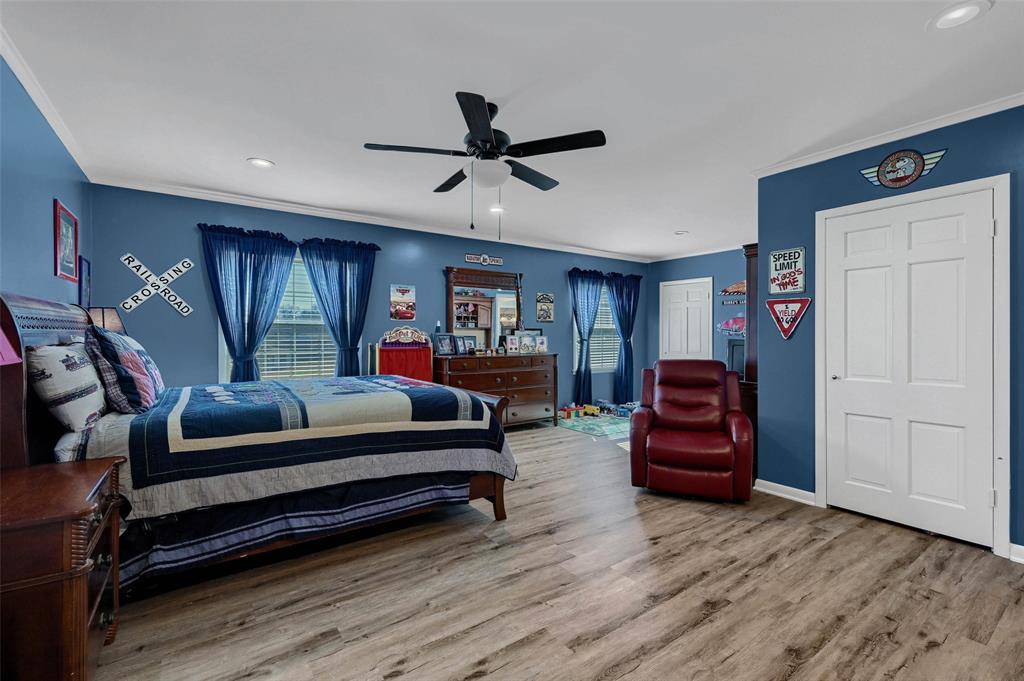 1016 Crestview Drive