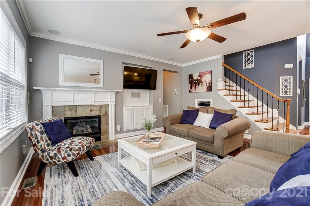 12058 Pelican Court