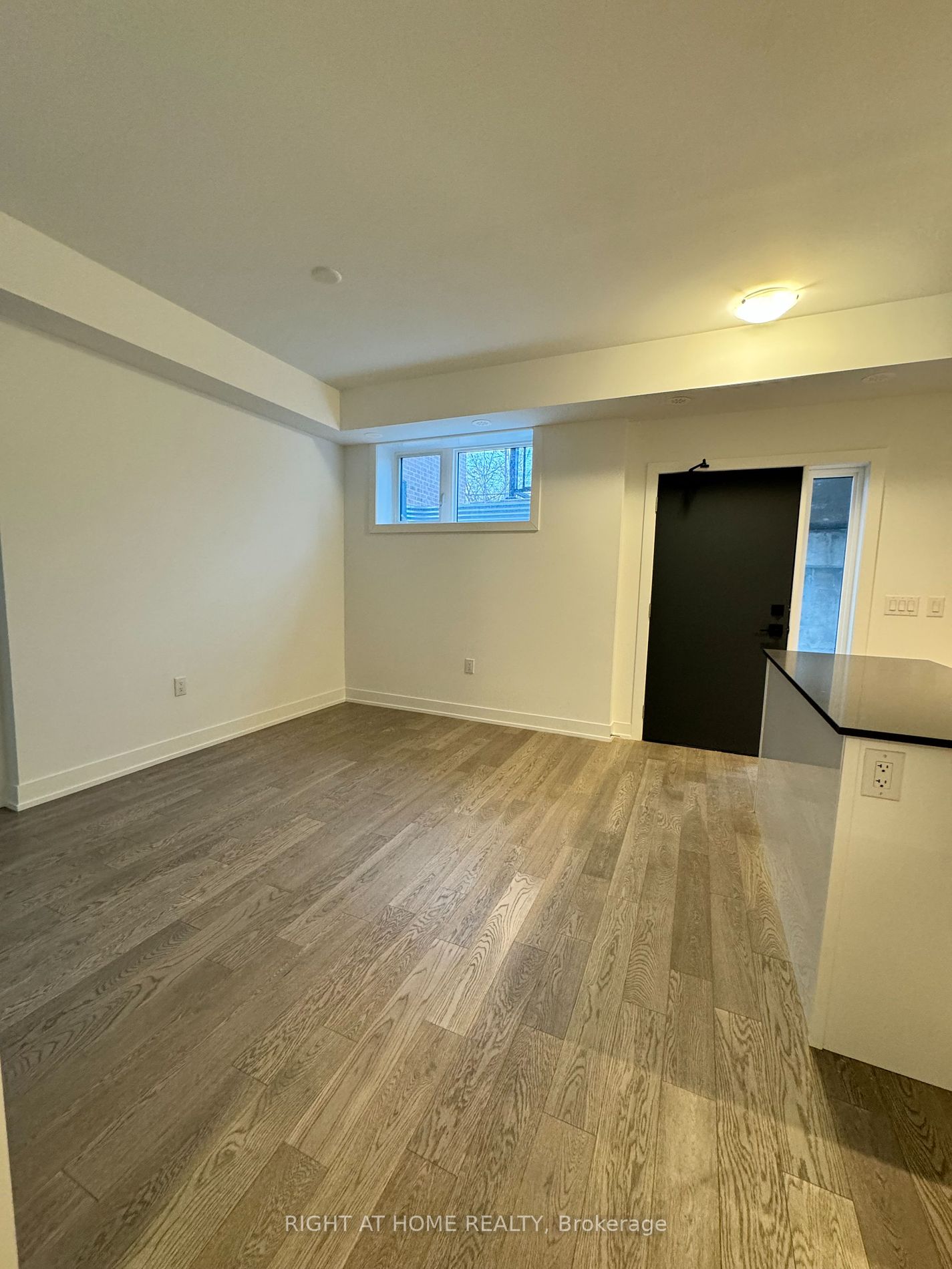 1085 Douglas Mccurdy Comm Rd 112