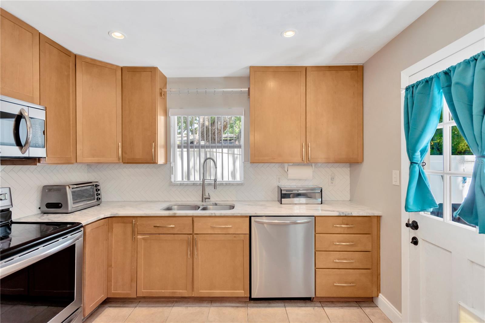 3129 W Villa Rosa Street