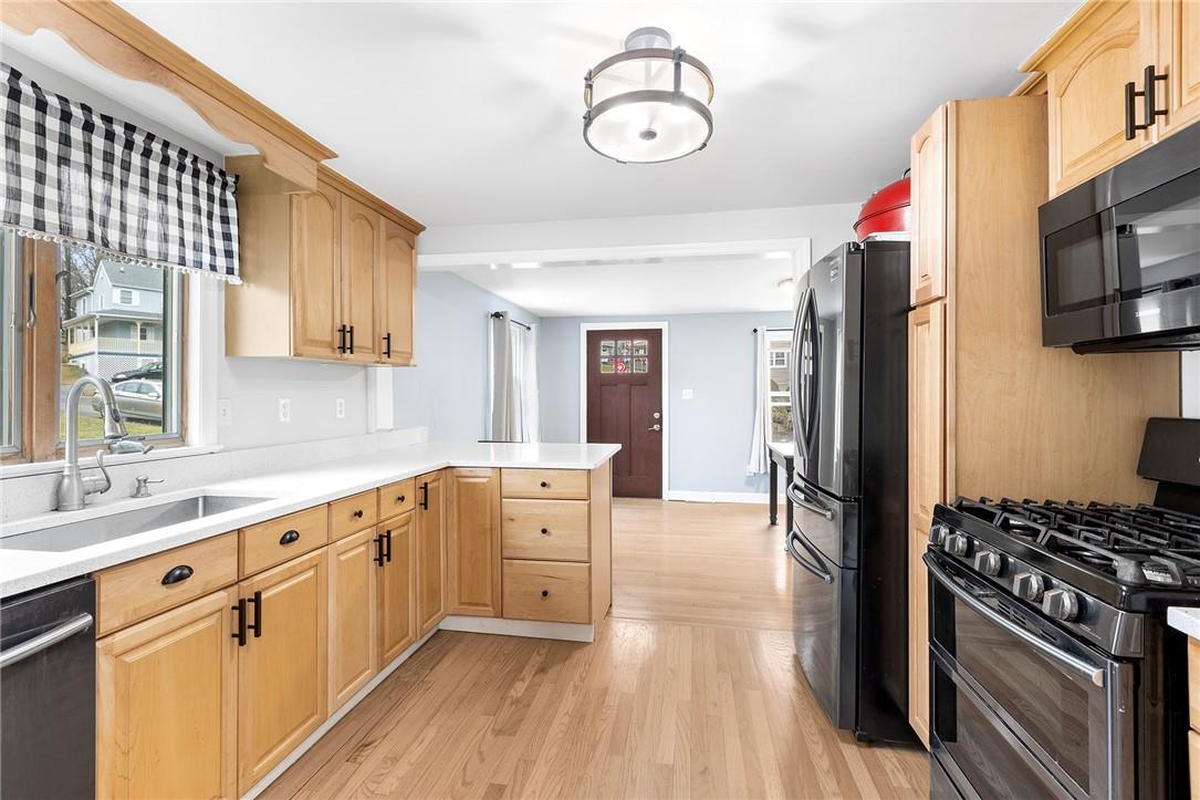 1 Ryerson Avenue