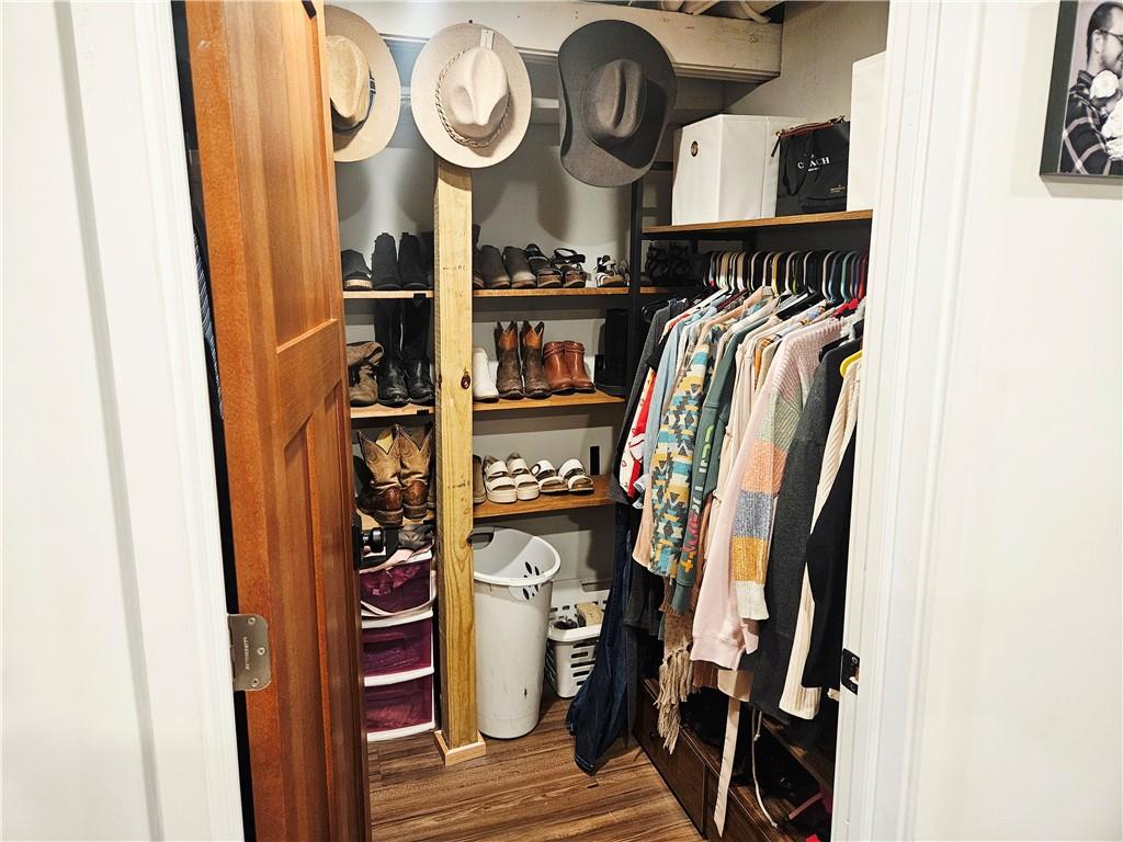 33253 Cedar Niles Road