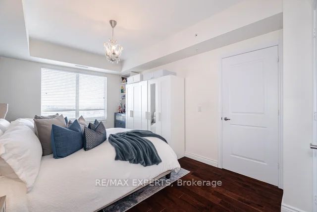 9255 Jane St 809
