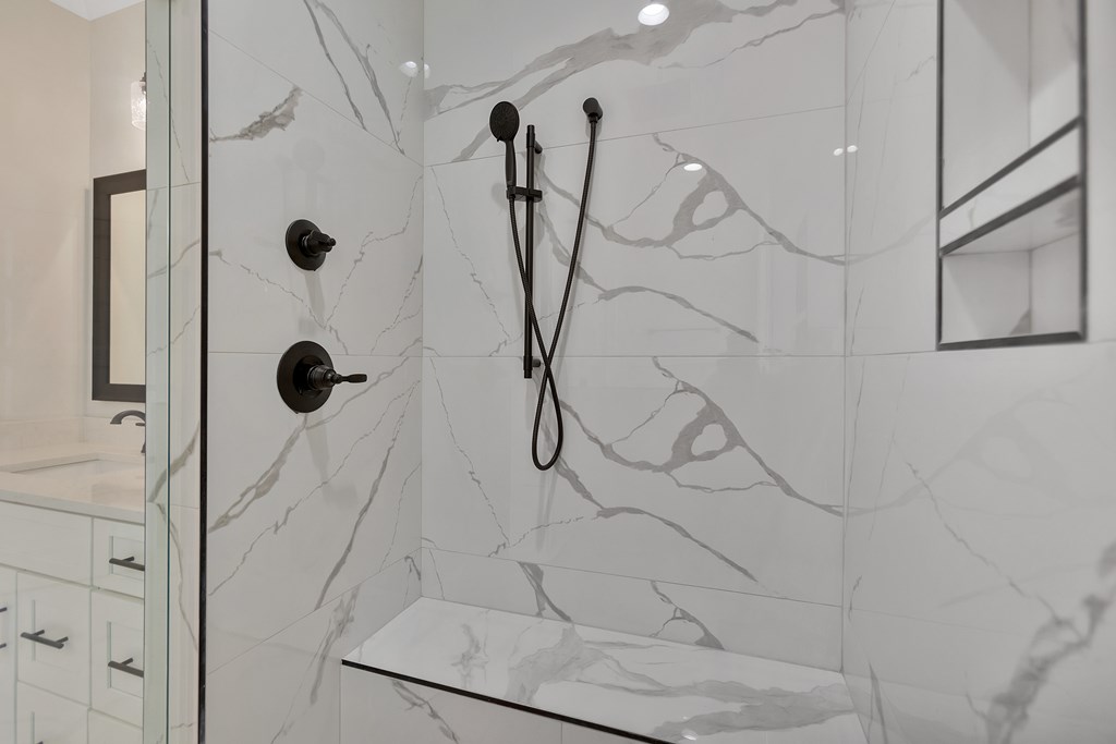 304 Abercrombie Point