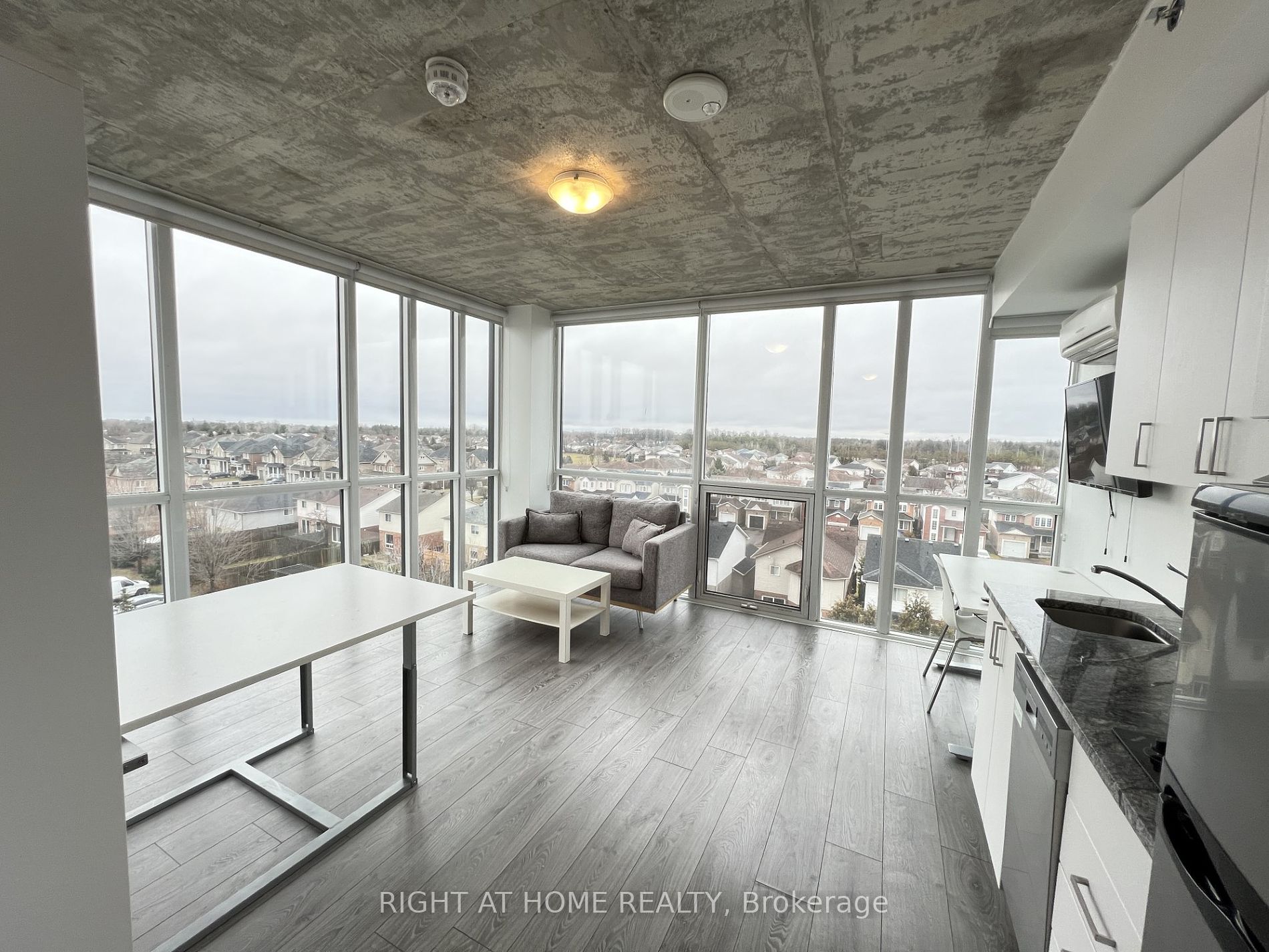 1900 N Simcoe St 508