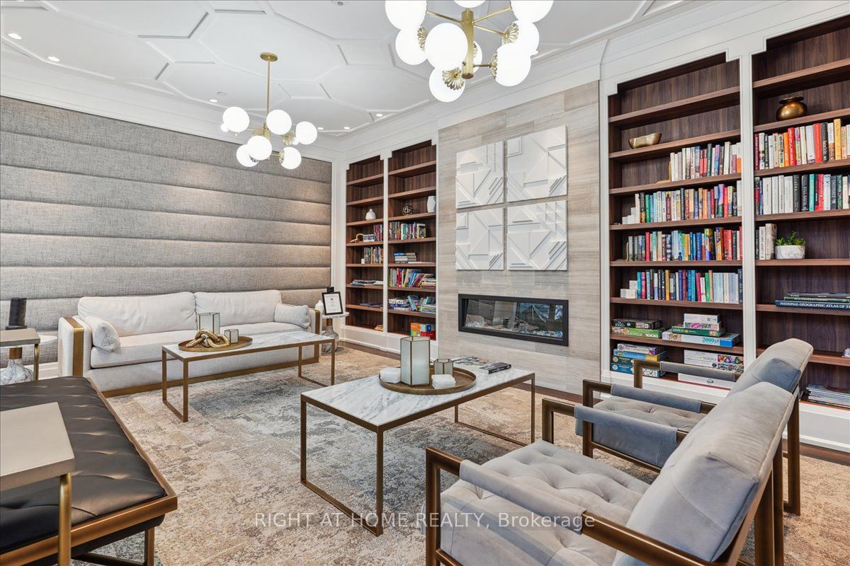 73 S Arthur St 101