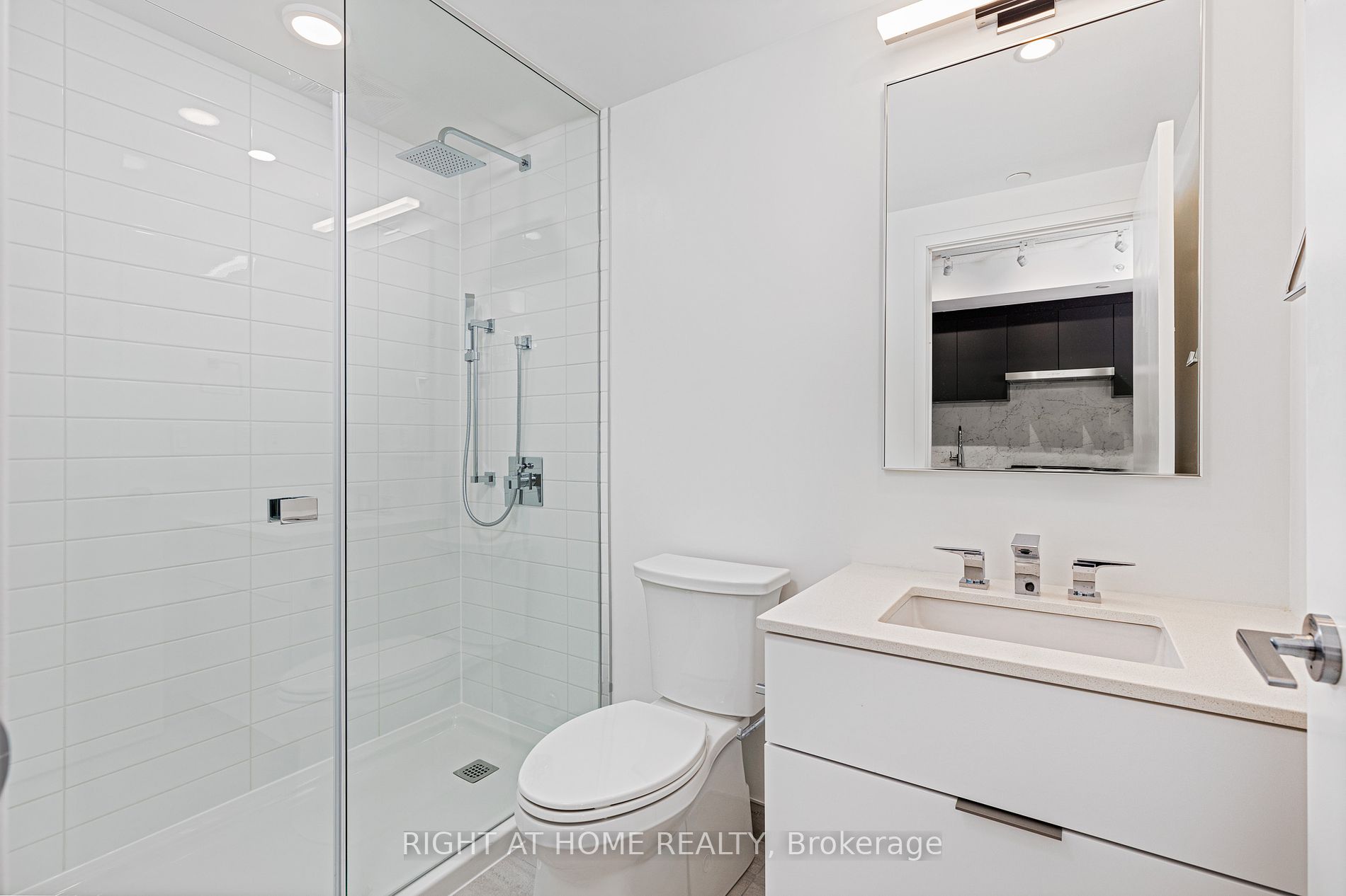 25 E Richmond St 315