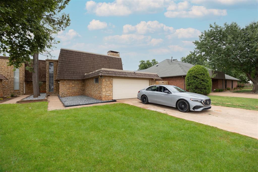 Welcome to your dream home! This Charming 3 bed, 3 bath single family home in OKC is move-in ready with all utilities included. Enjoy modern amenities like dishwasher, washer/dryer, and fenced in yard. Just 3 minutes from Mercy hospital and 5 minutes from Integris hospital and 10 minutes from OU hospital. Very close to Lake Hefner and fine dining. Don't miss out!
