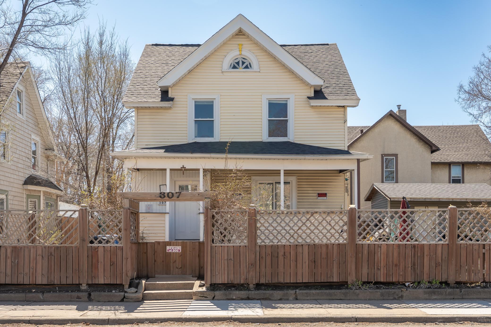 Buyers and agents to verify all measurements.