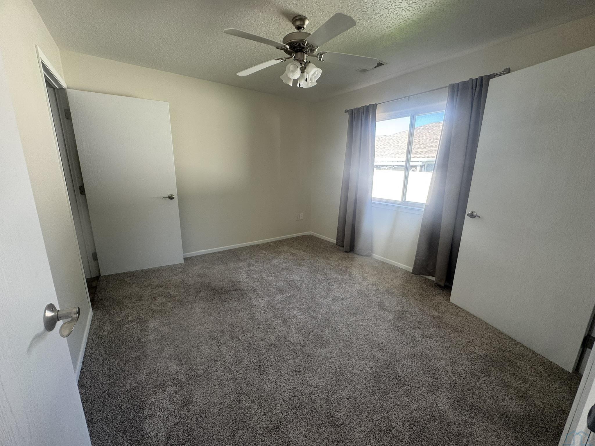 1100 Meadow View 2