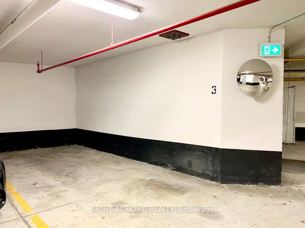 1 Falaise Rd 302