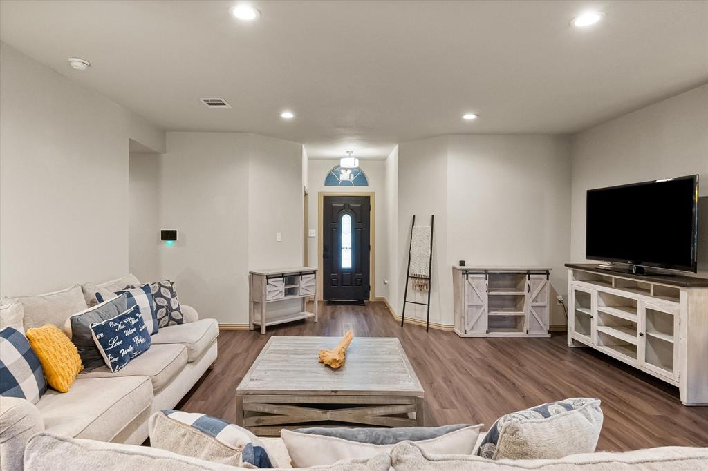 1708 Country Crest Lane