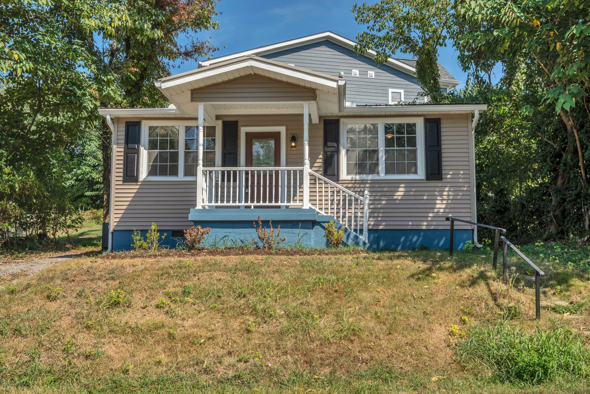 Minamalism is in style! This little cutie packs a big punch with new interior everything and some new windows! Stylish accents and neutral color palette!