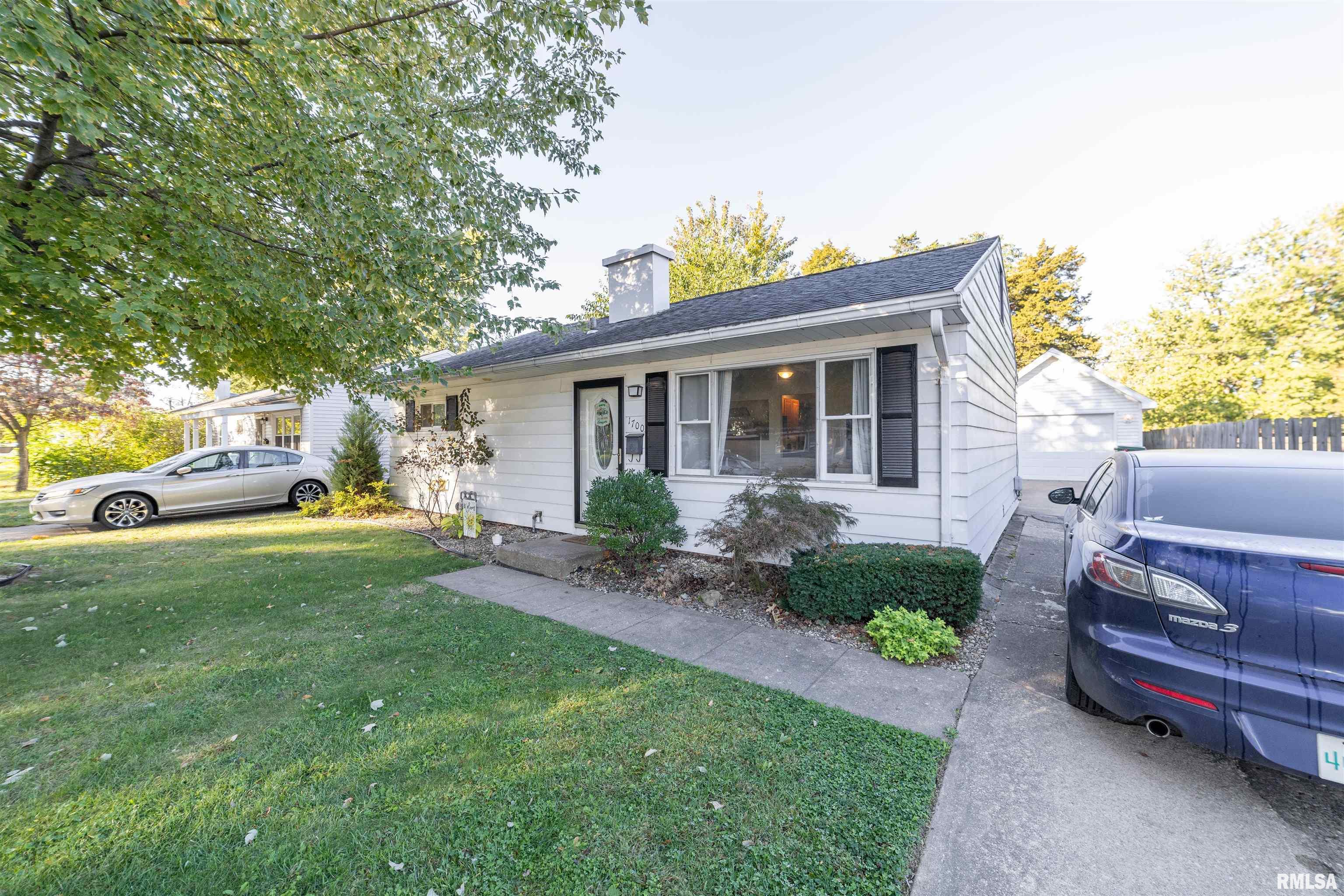 1700 W Granview Drive