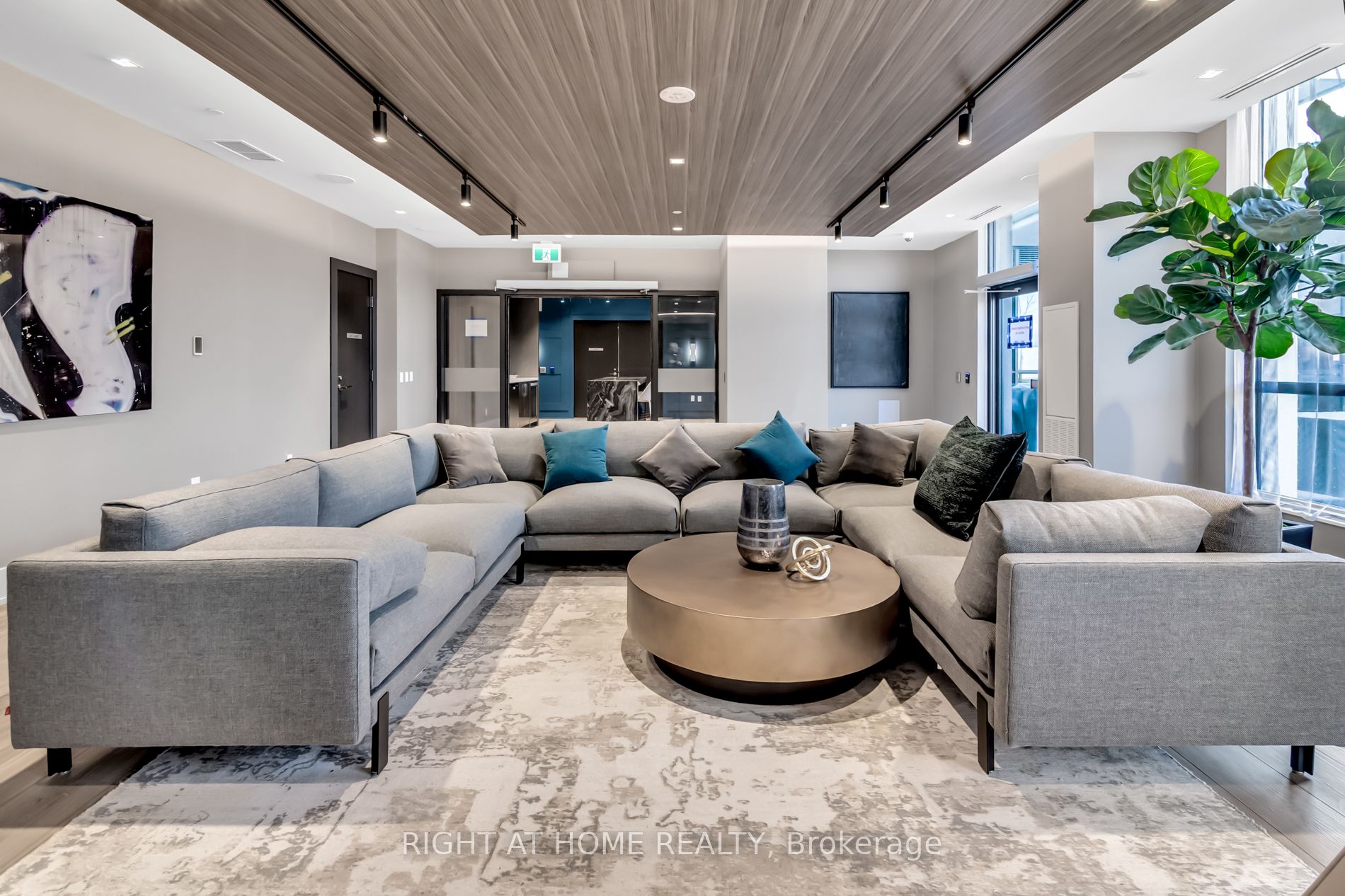 286 Main St 616
