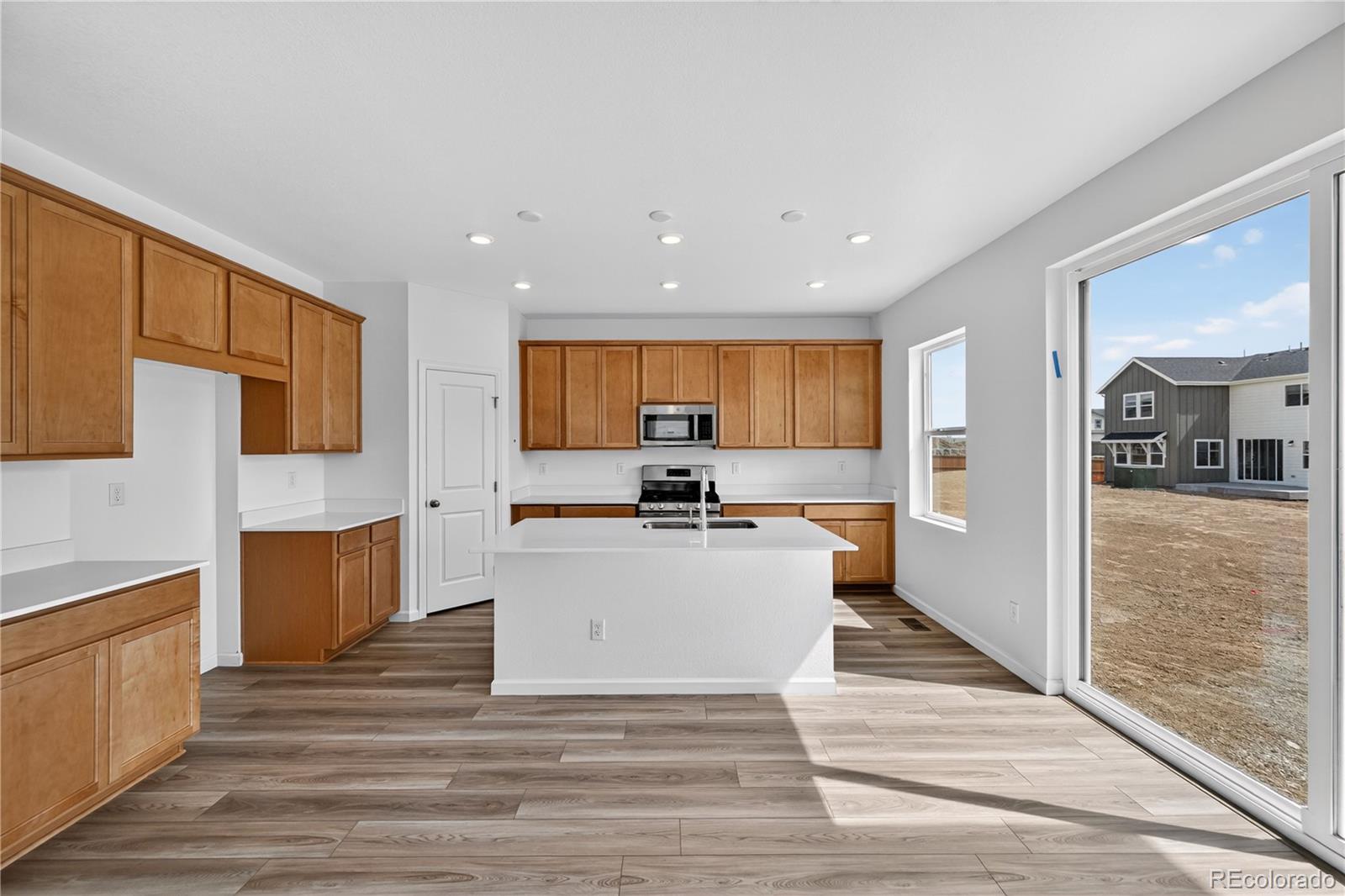 28430 E 4th Place