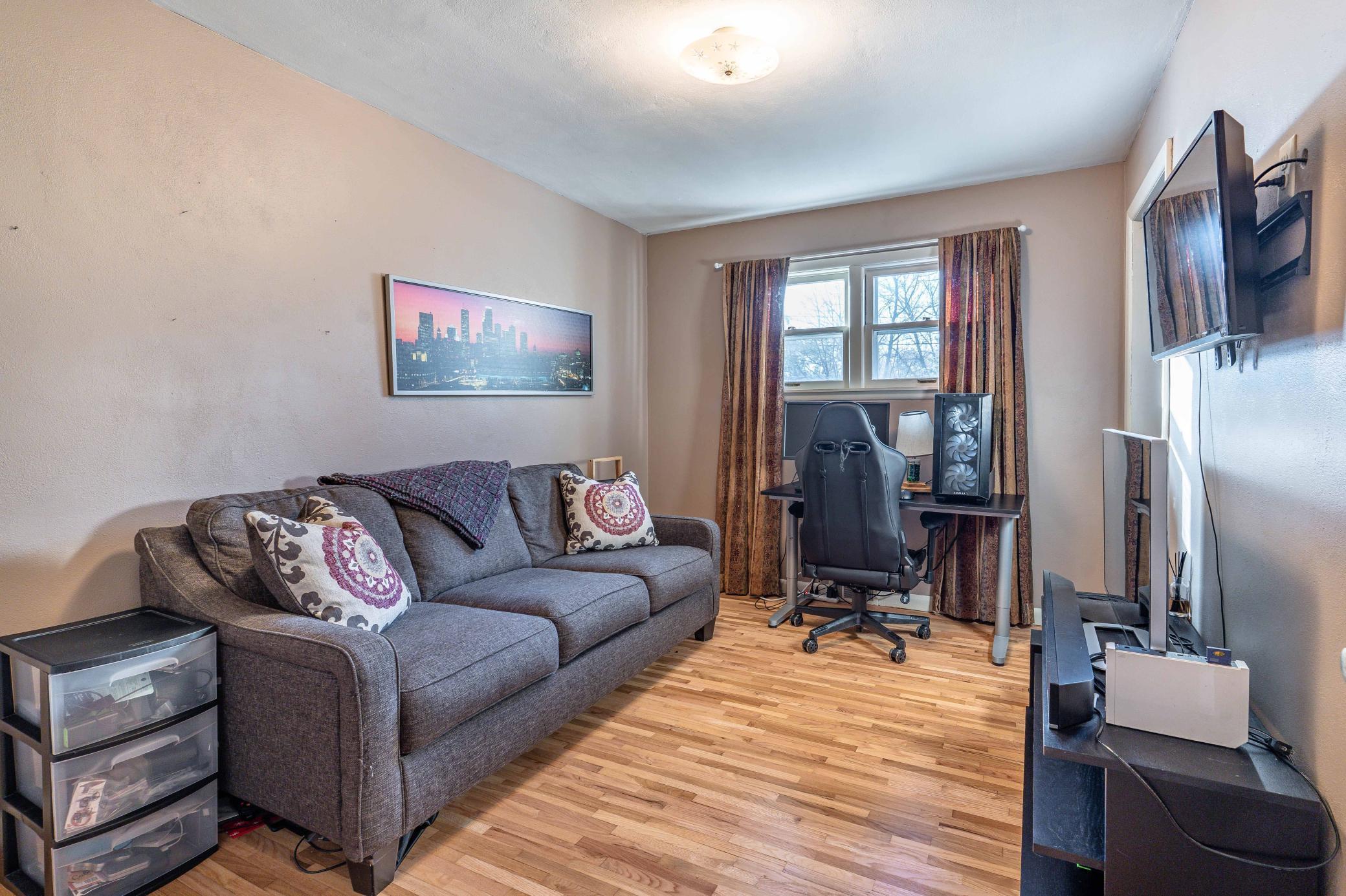 509 W Douglas Avenue