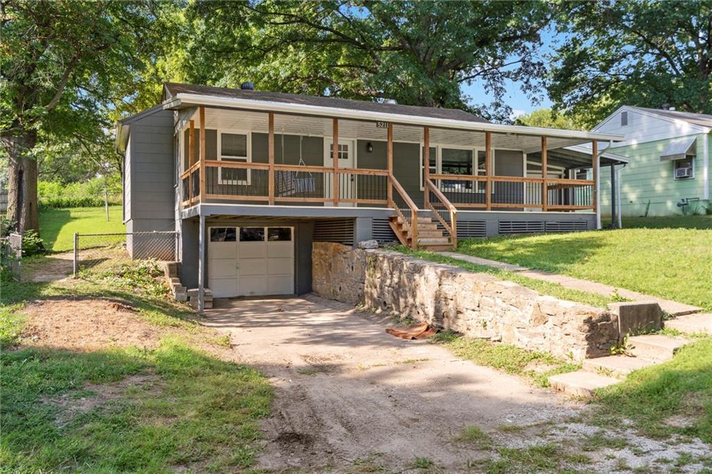 5211 NE 46th Terrace