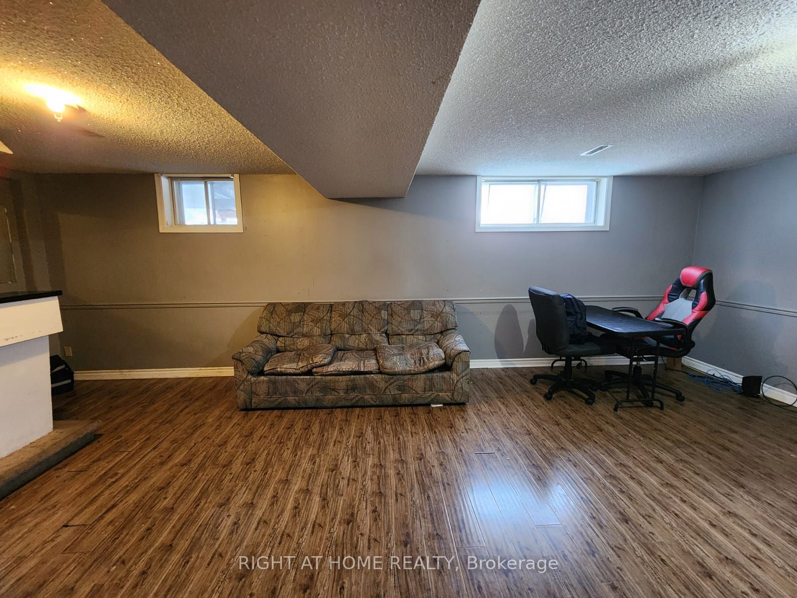 556 Van Horne Ave LOWER