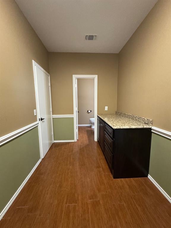 2865 Oak Creek Drive