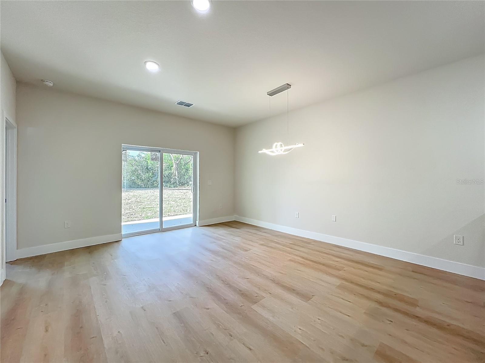 356 W 4th Street