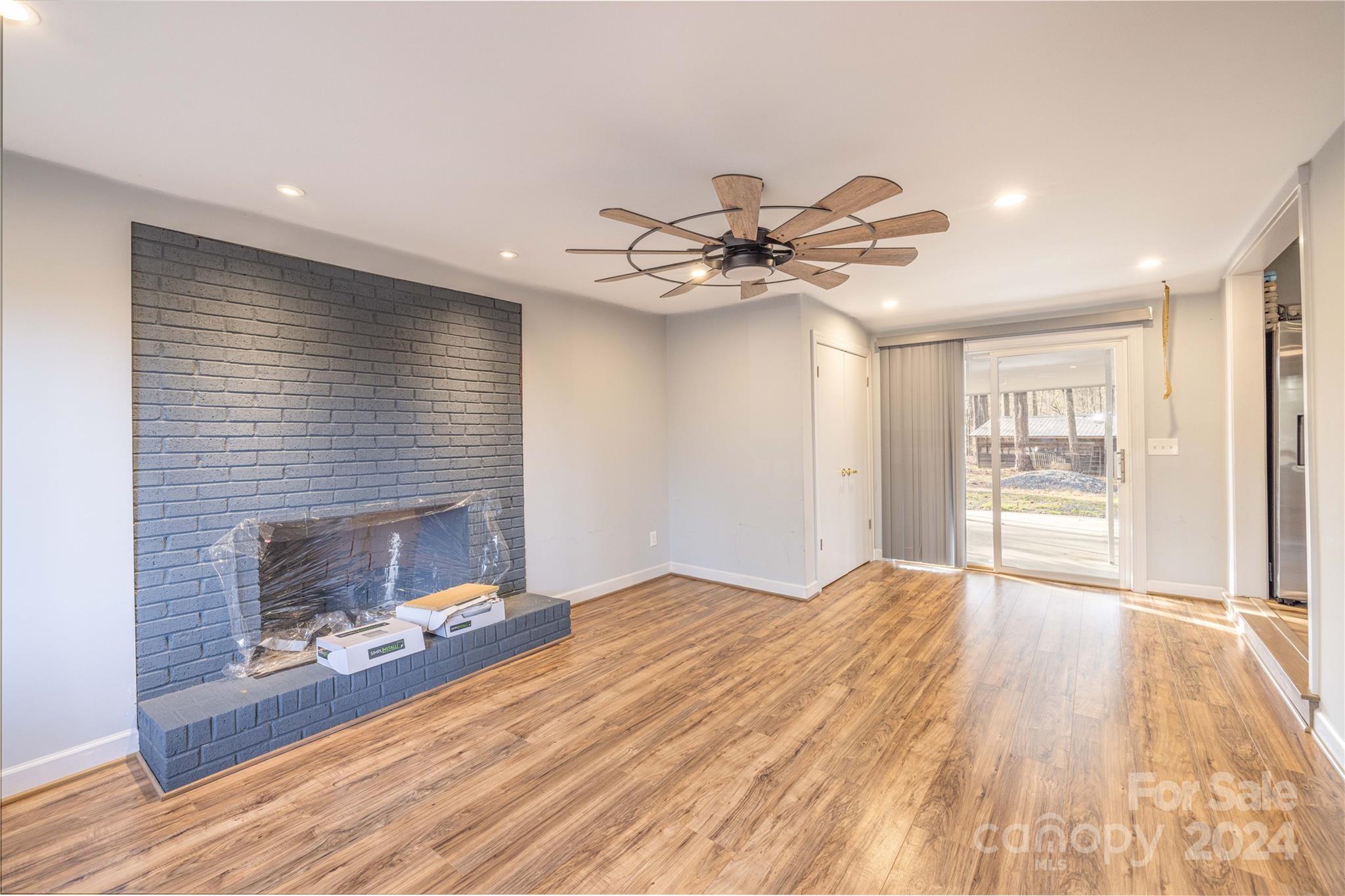 1284 Haywood Road