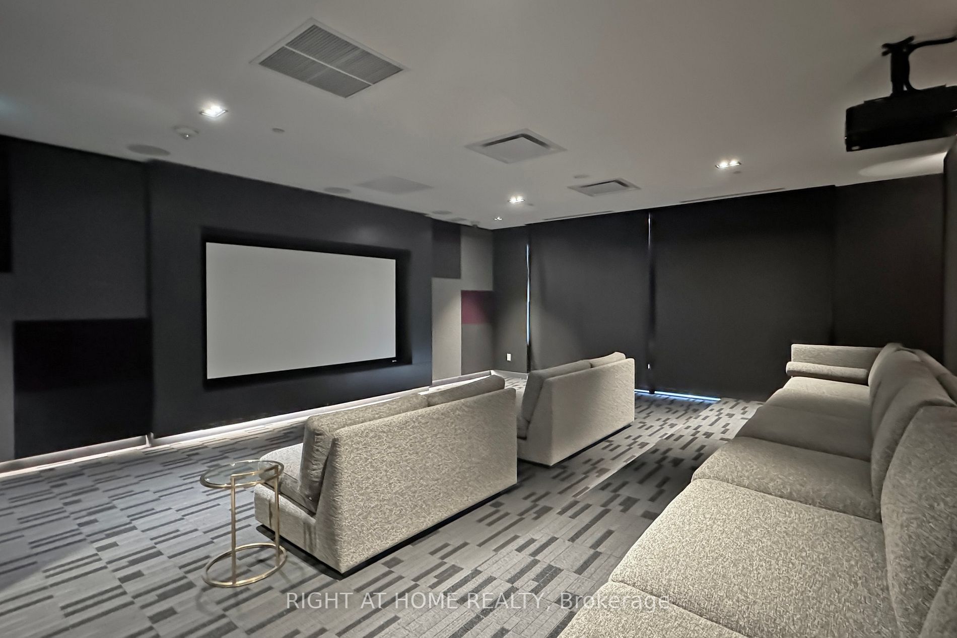 330 W Richmond St 209
