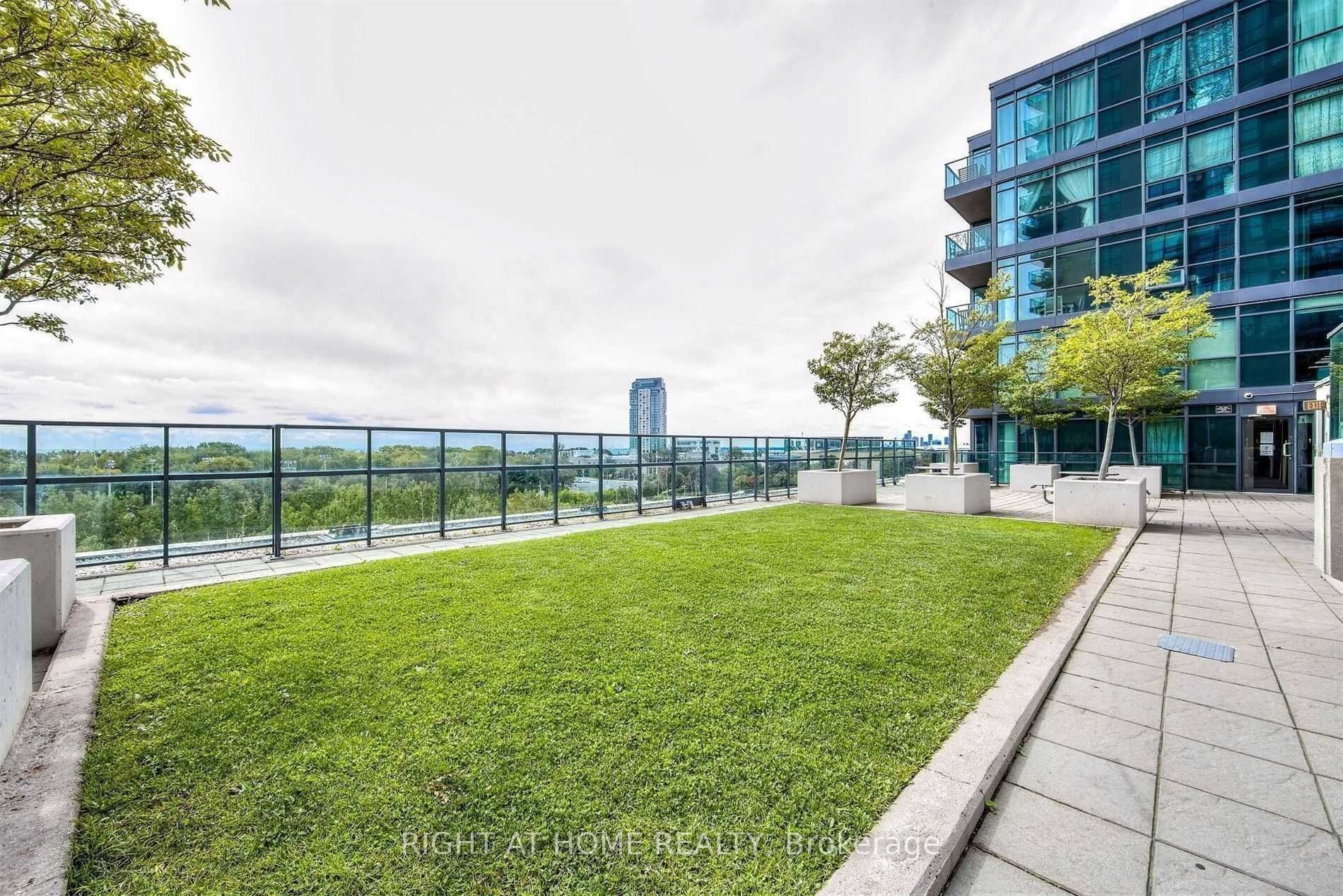 219 Fort York Blvd 721