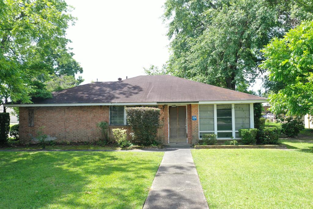 Medical Office in the heart of Pelham, GA that has been used for storage for the better part of 20 or more years. Fine brick building with multiple offices, multiple patient rooms, examination rooms, bathrooms, and storage. (13) Rooms/Offices, (5) with Sinks, (4) Half Baths, One Wheelchair Accessible. 4'+ wide hallways. Concrete Block Interior, Brick Exterior. Solid Property. Office suitable for many uses. Needs roof work and updating. A step back in time! Very functional building. Covered drive-through entrance for patients. Private Parking! 92' Frontage on Hand Ave and 173' Frontage on paved Bligh's Alley.   Property would make a beautiful professional office with some updating. Carpet and Tile Floor. Corner Lot with Easy Access and great visibility. Sold As-Is. Inspection Recommended. (City and County Taxes being determined). YouTube Video available.  Need Work.  Needs Roof.  Great Location.