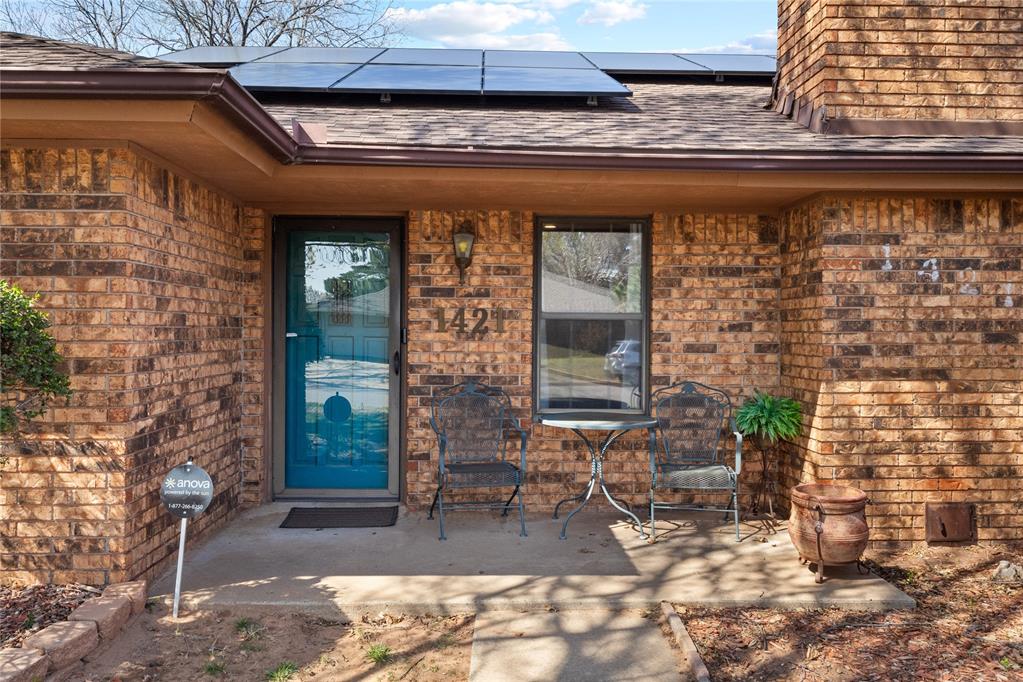 1421 E Quail