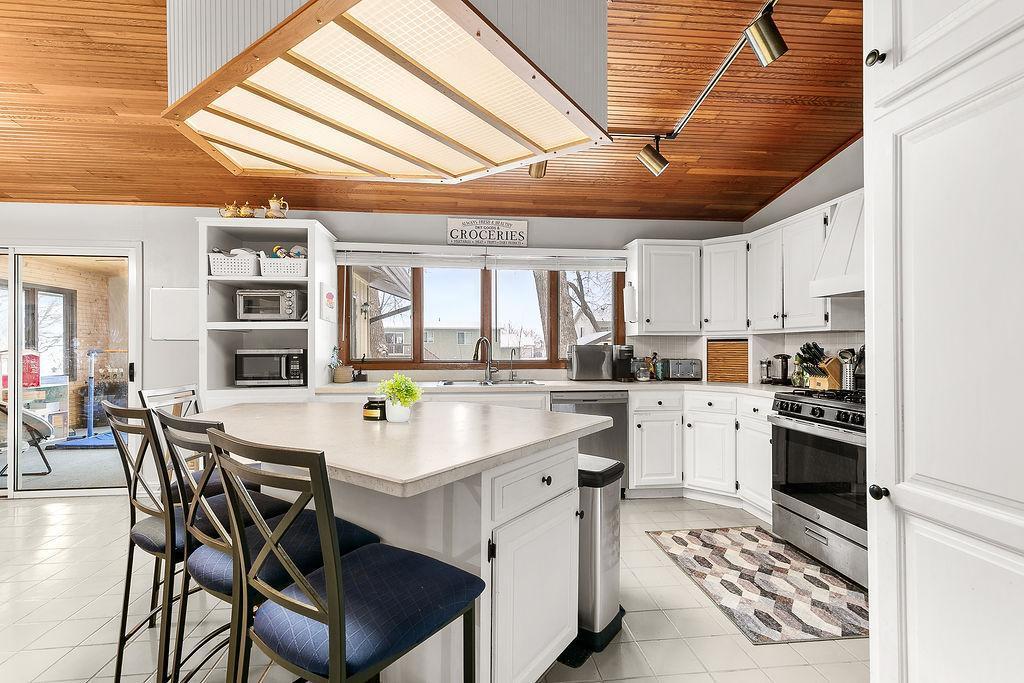220 16th Avenue SE